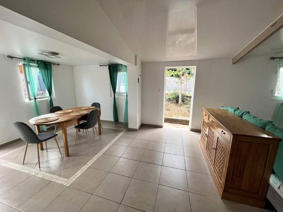 La Casita Creole Villa Avec Piscine Et Jacuzzi Saint Pierre Exterior photo
